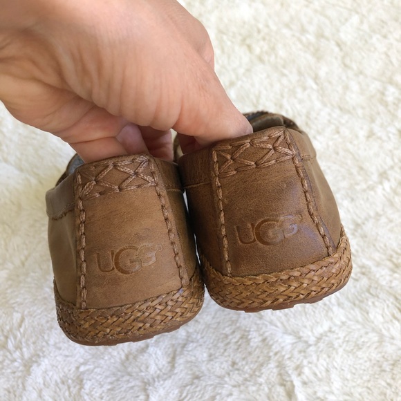 UGG moccasins. - Picture 4 of 7
